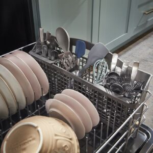 Whirlpool® Quiet Dishwasher with Boost Cycle and Extended Soak Cycle view 4